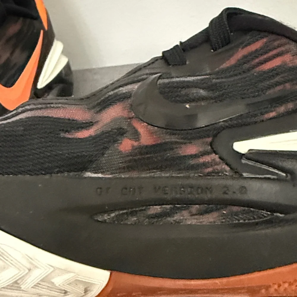 Gently used Nike GT cut version 2 Black and Orange basketball Sneaker Air zoom - Picture 10 of 14